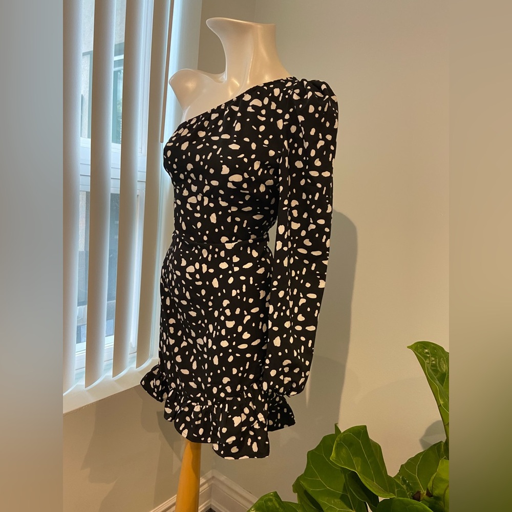 ✨SOLD✨One shoulder dress